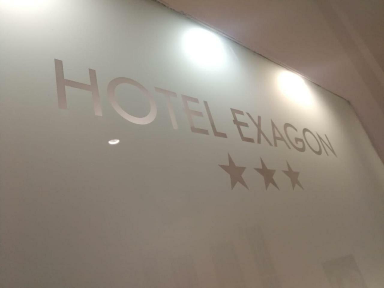 Hotel Exagon Flower Кастель-Вольтурно Екстер'єр фото