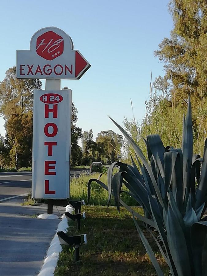 Hotel Exagon Flower Кастель-Вольтурно Екстер'єр фото